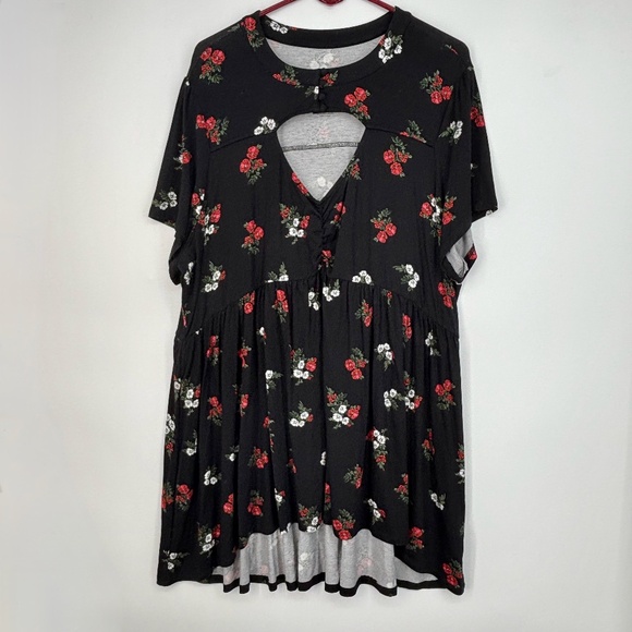 Torrid Super Soft Size 3 3X Pullover Tunic Top Black Red White Floral Keyhole - Picture 1 of 11